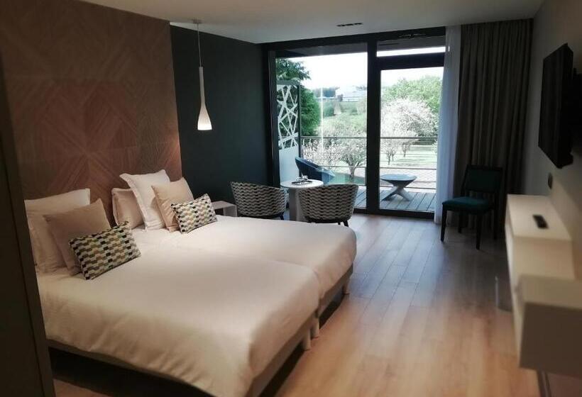 Отель Domaine De Bayeux