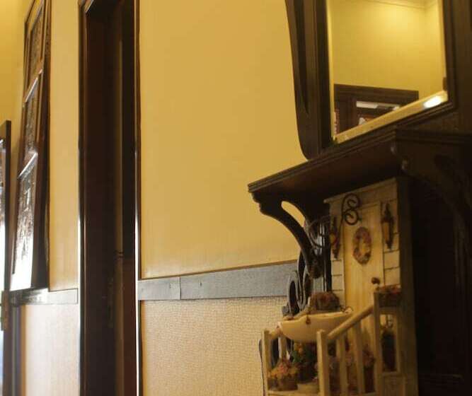 Отель Lovender Guesthouse