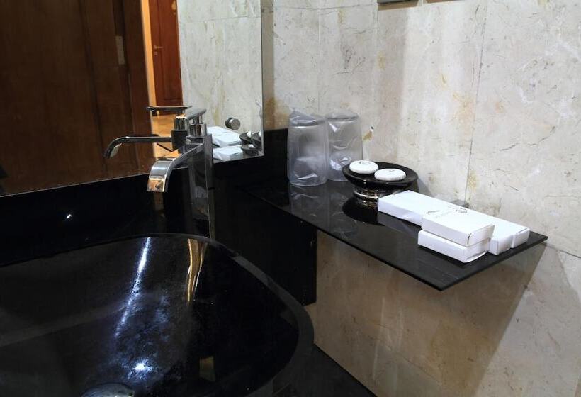 בית מלון כפרי Omah Qu Guesthouse Malioboro