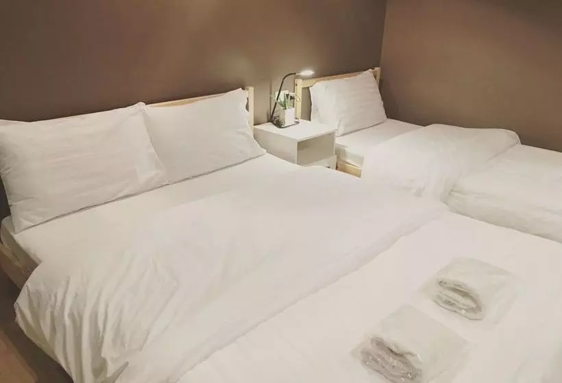 Hotel Room@doze