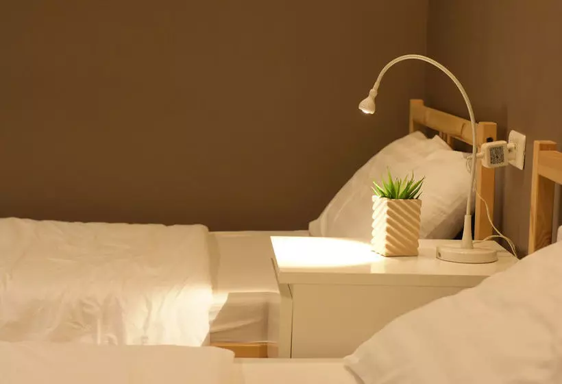 Hotel Room@doze
