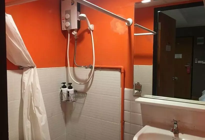 Hotel Room@doze