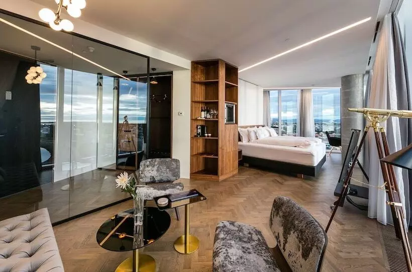 هتل Tower Suites Reykjavik