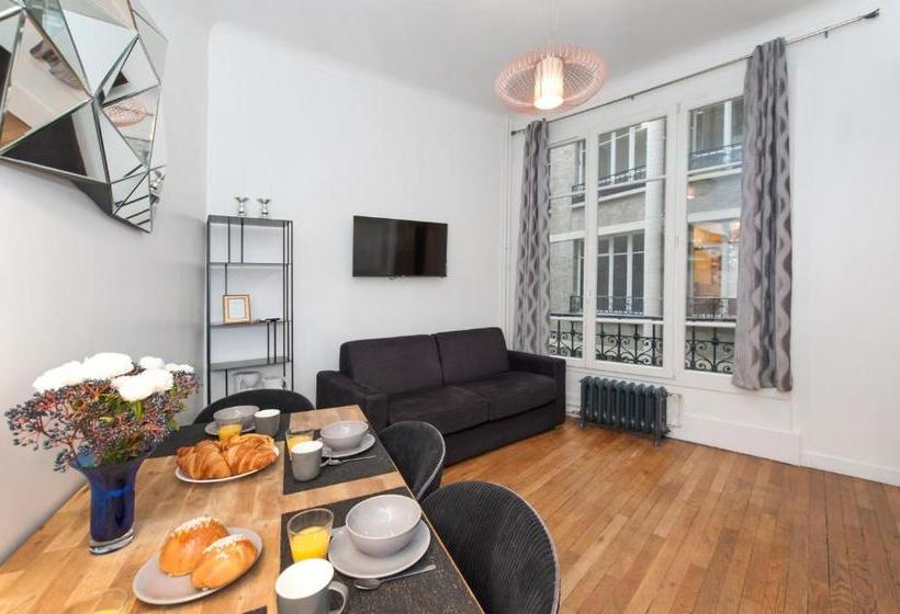 Le Marais  Hôtel De Ville