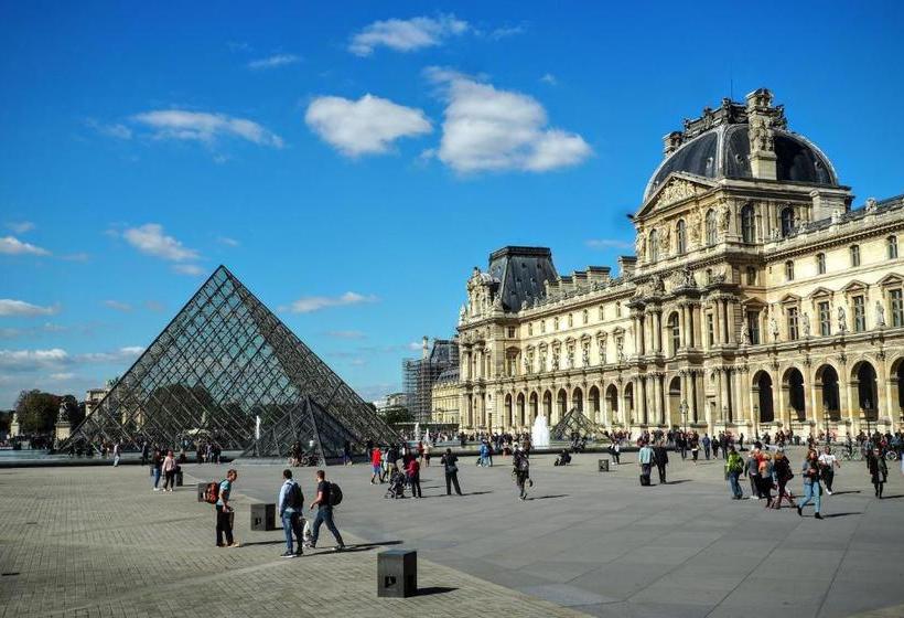 Louvre Parisian Chicsuites