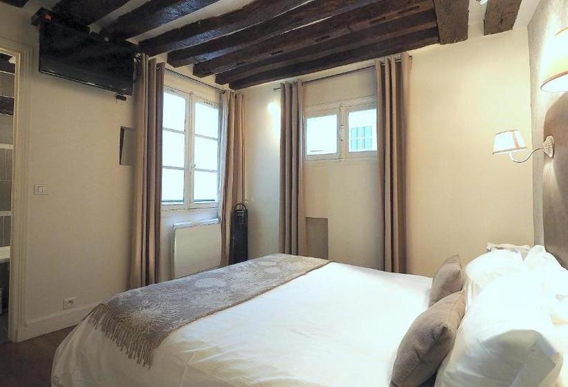 Louvre Parisian Chicsuites