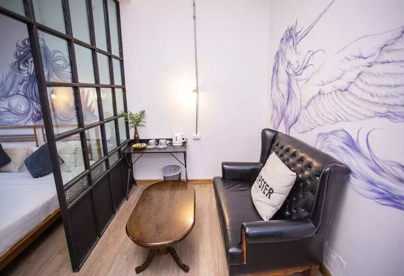 پانسیون Indiego Space
