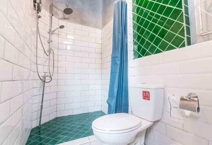 پانسیون Indiego Space