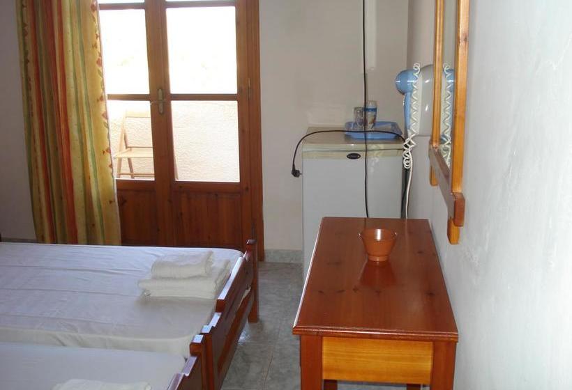 פנסיון Philoxenia Rooms