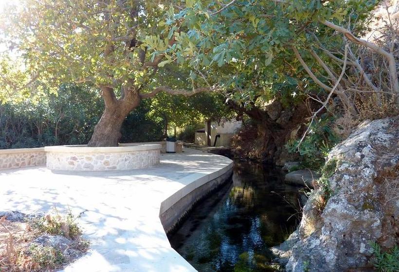 פנסיון Philoxenia Rooms