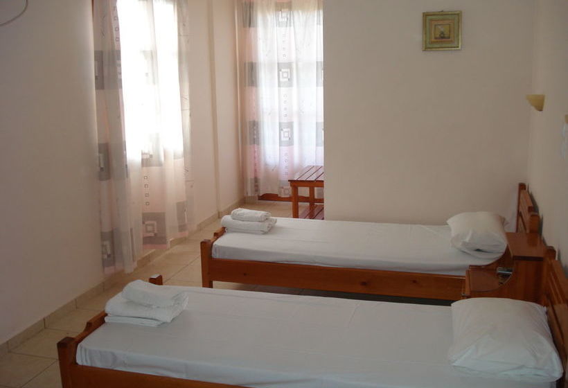 פנסיון Philoxenia Rooms