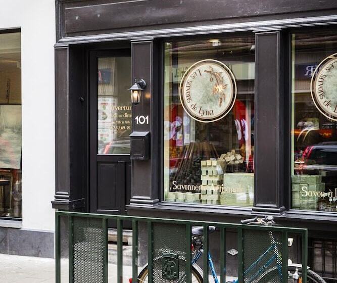 تختخواب و صبحانه La Maison Haute Guest House