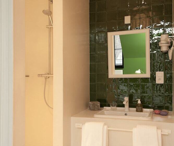 تختخواب و صبحانه La Maison Haute Guest House