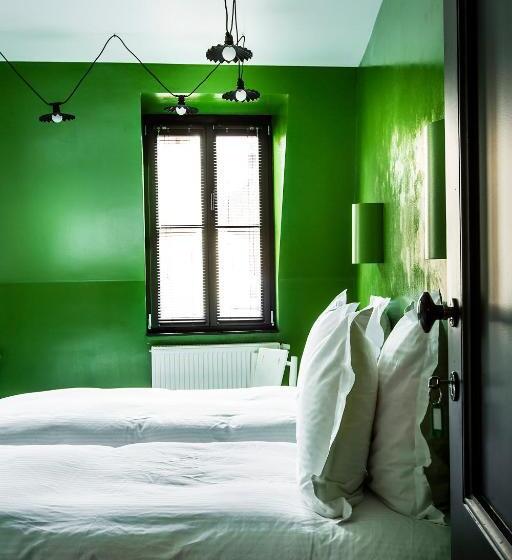 تختخواب و صبحانه La Maison Haute Guest House