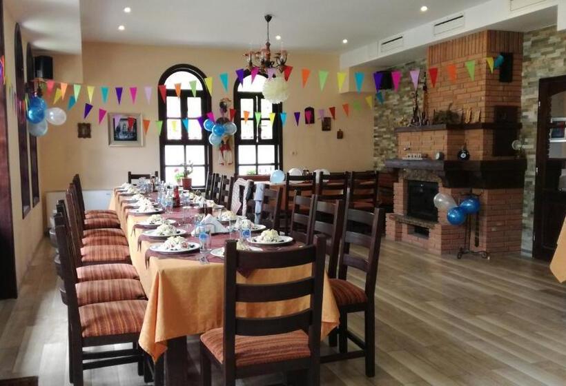 Family Hotel Chiflik Hills