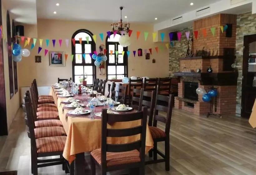 Family Hotel Chiflik Hills