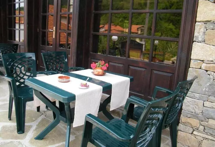 Family Hotel Chiflik Hills