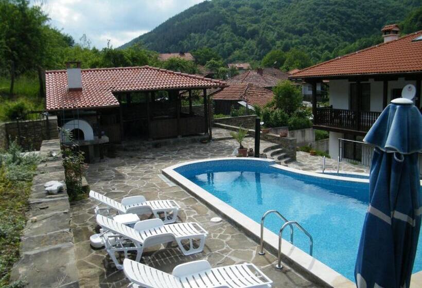 Family Hotel Chiflik Hills