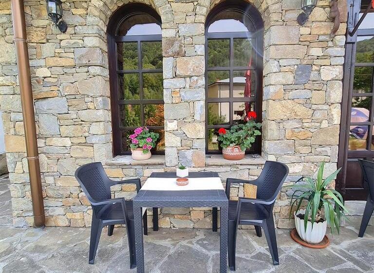 Family Hotel Chiflik Hills