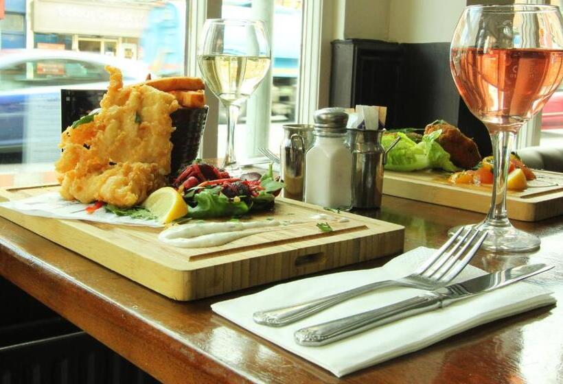 פנסיון Eccles Townhouse