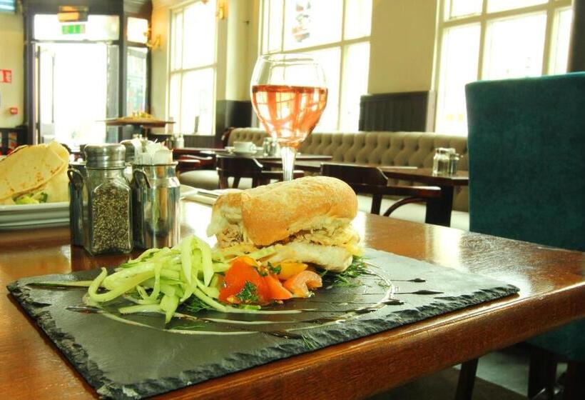 פנסיון Eccles Townhouse