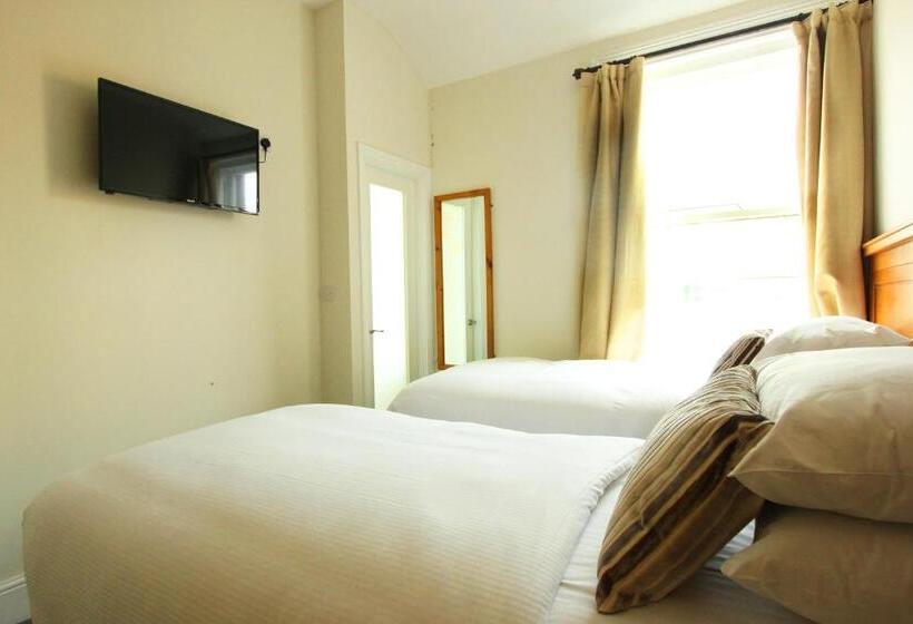 פנסיון Eccles Townhouse