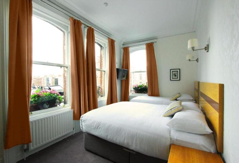 פנסיון Eccles Townhouse