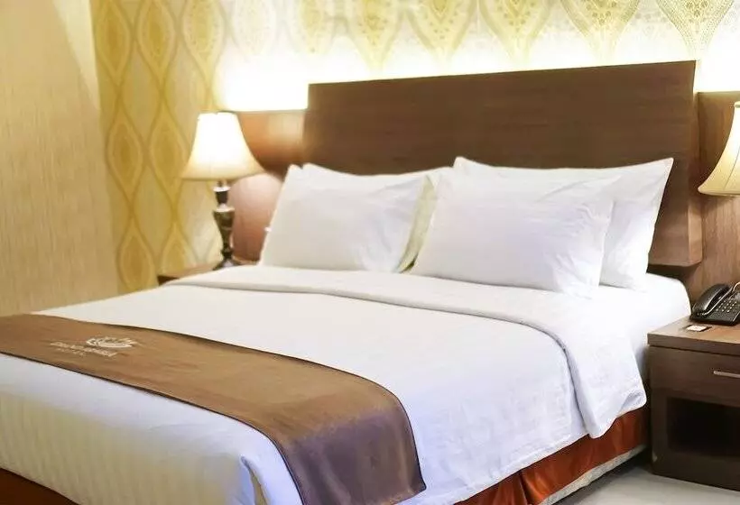 Hotelli Portola Grand Arabia