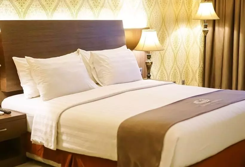 Hotelli Portola Grand Arabia