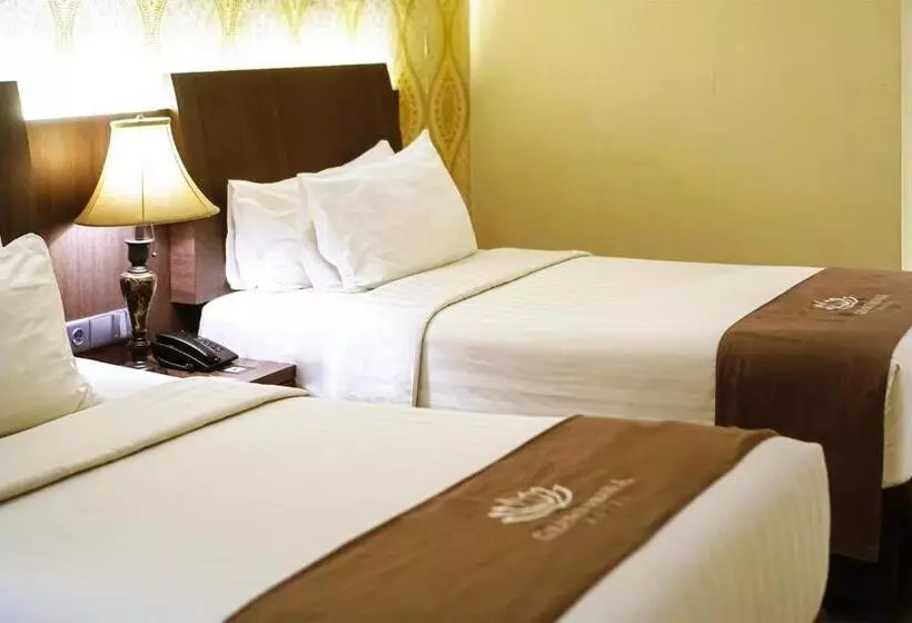 Hotelli Portola Grand Arabia