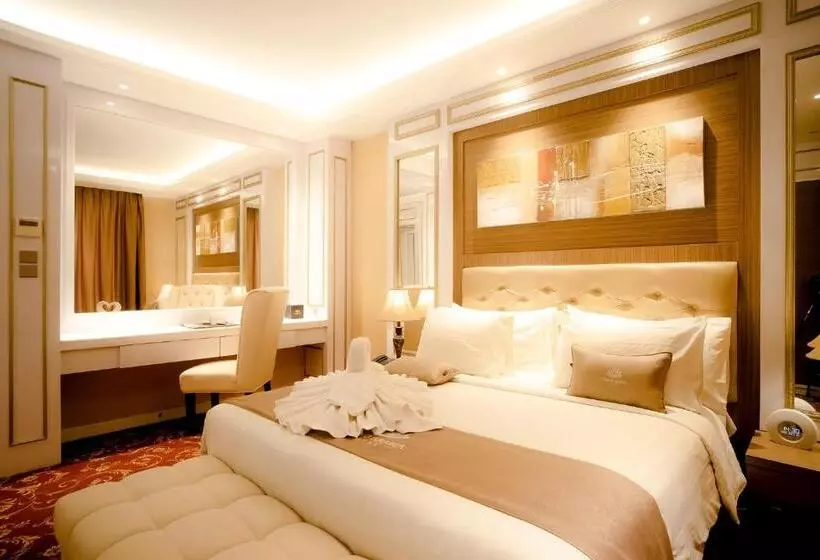 Hotelli Portola Grand Arabia