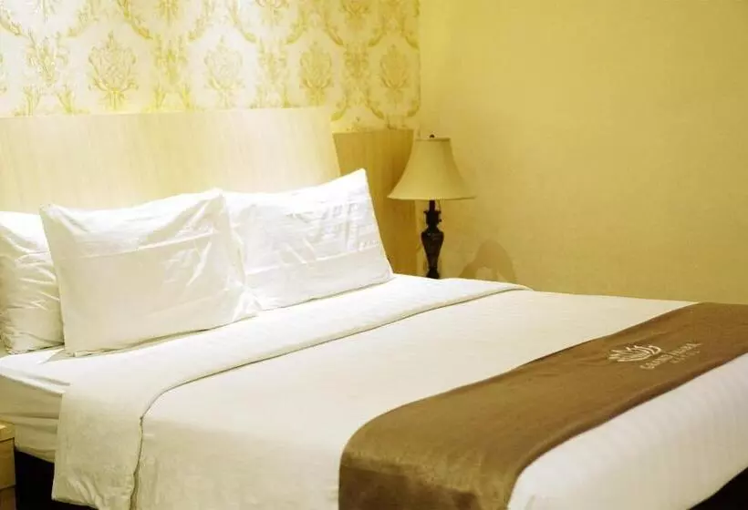 Hotelli Portola Grand Arabia