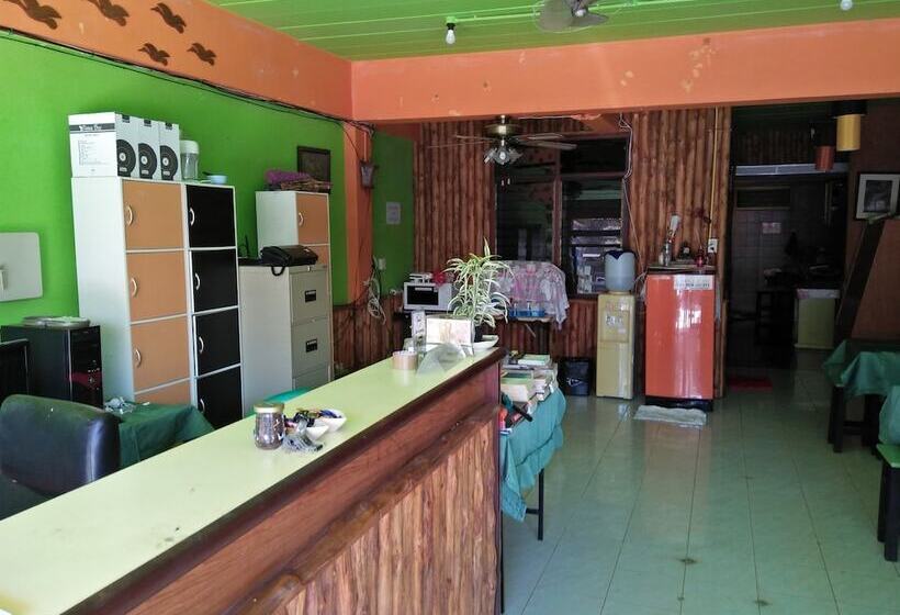 פנסיון Lanta House   Adults Only