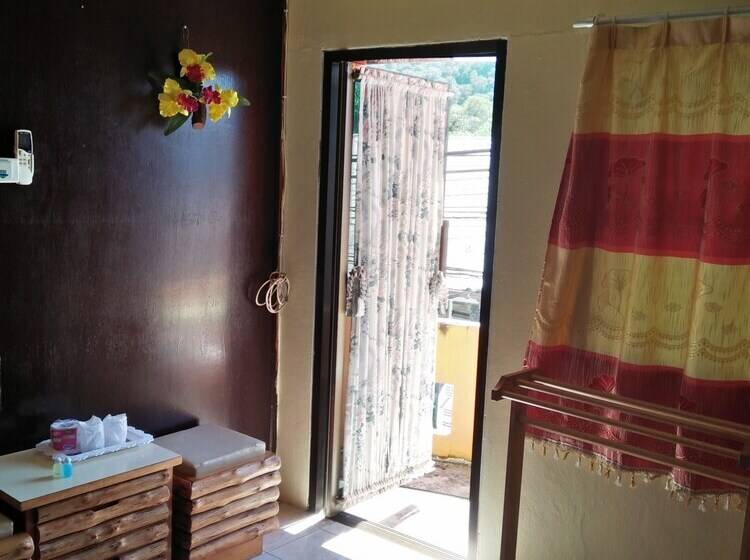 פנסיון Lanta House   Adults Only