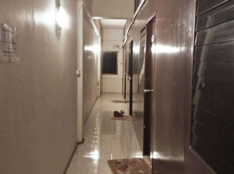 פנסיון Lanta House   Adults Only