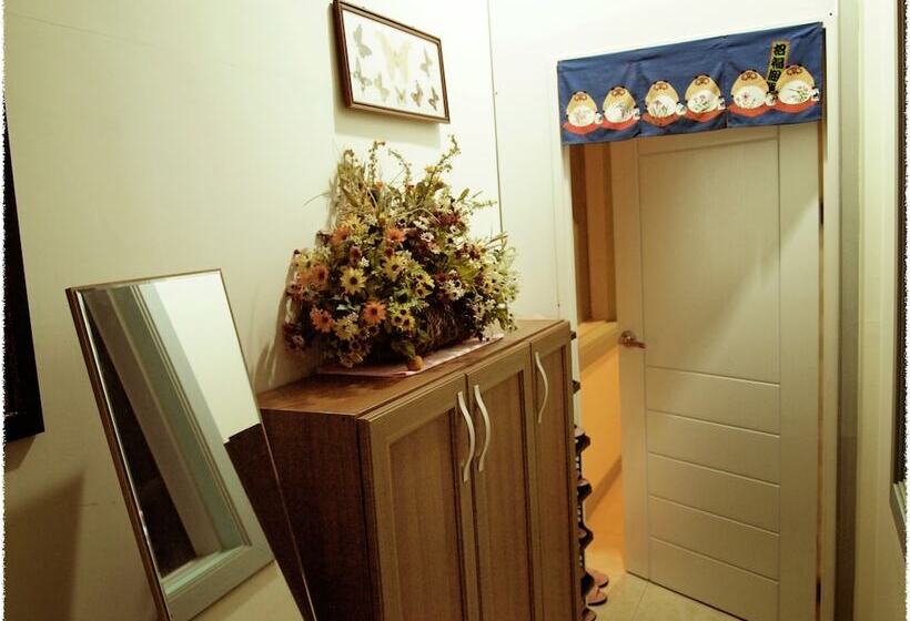 Elmar Guesthouse   Hostel