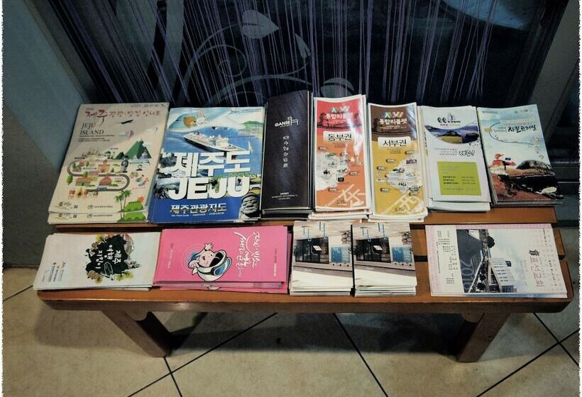 Elmar Guesthouse   Hostel