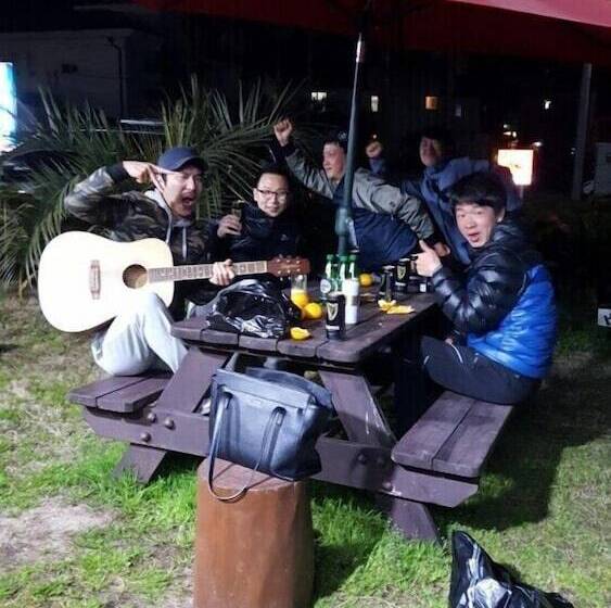 Elmar Guesthouse   Hostel