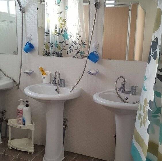 Elmar Guesthouse   Hostel