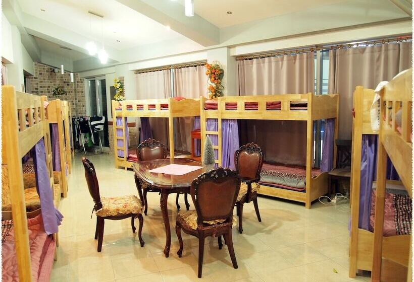 Elmar Guesthouse   Hostel