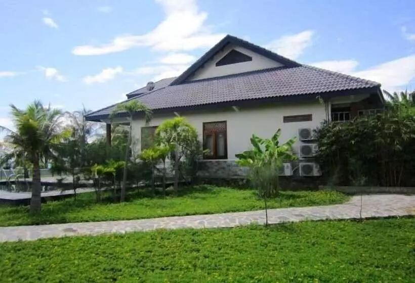 هتل Aniise Villa Resort