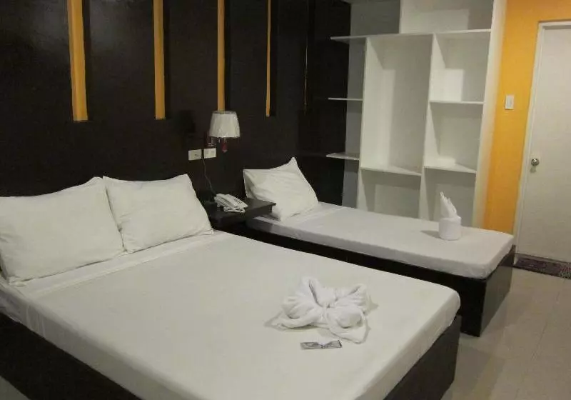 هتل Dolyn Suites