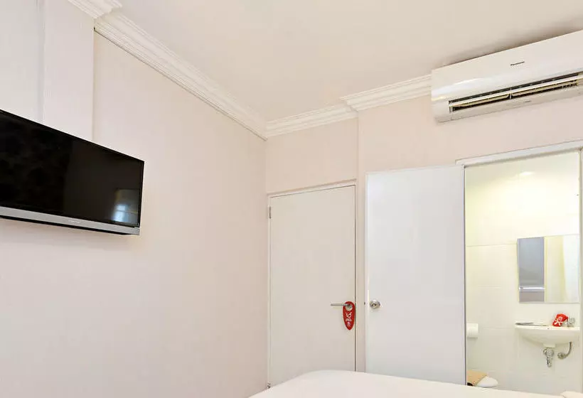 Hotelli Zen Rooms Tangerang Aeropolis