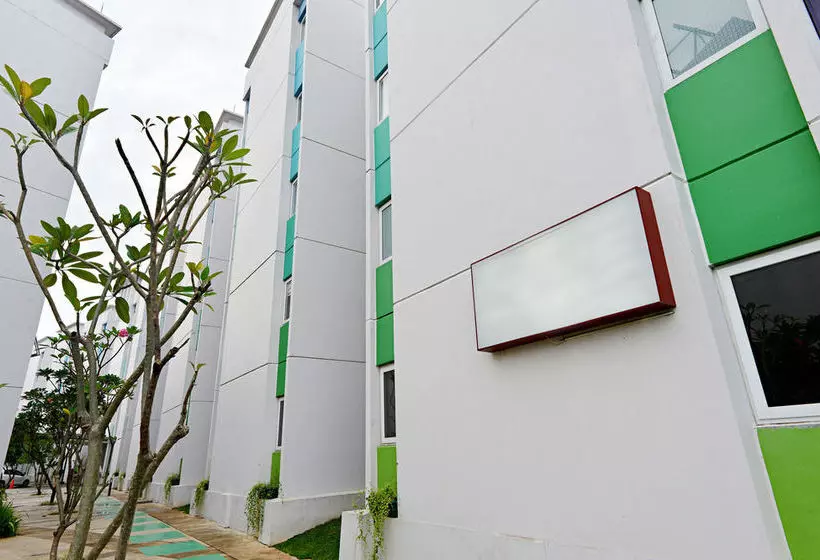 Hotelli Zen Rooms Tangerang Aeropolis
