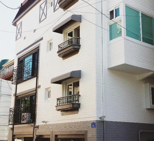 House In Hongdae 3