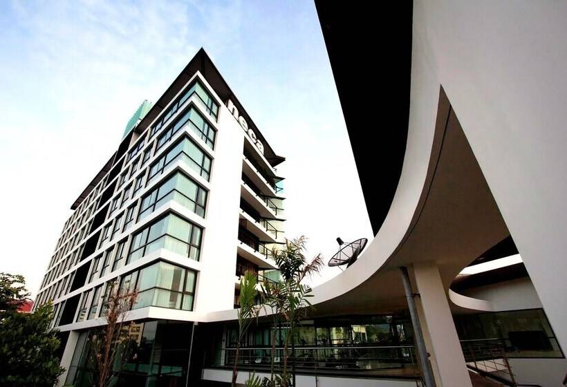 Neca Complex Apartment