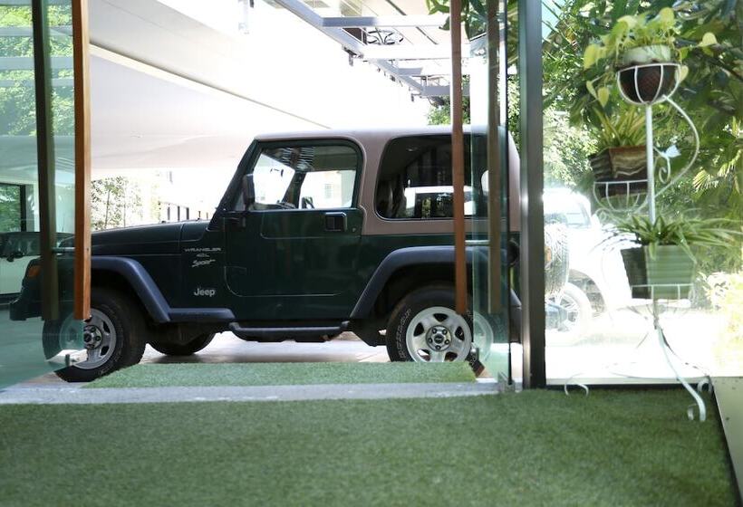 Neca Complex Apartment