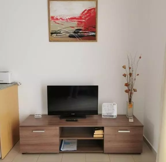 Pari Holiday Apartments
