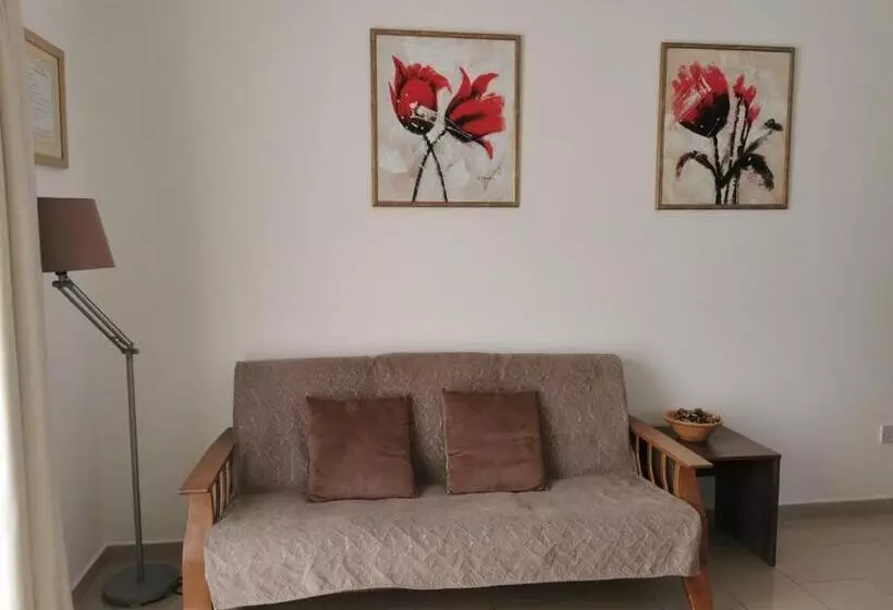 Pari Holiday Apartments