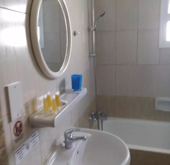 Pari Holiday Apartments